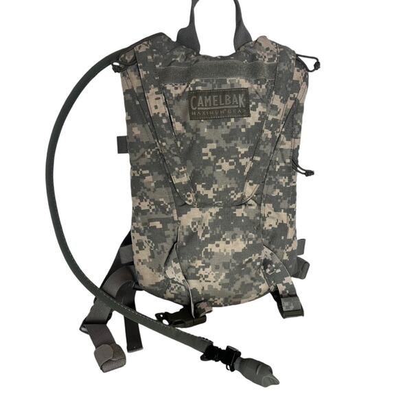 US Army CAMELBAK Camouflage Backpack Water Hydration System Bladder Military - Picture 1 of 8